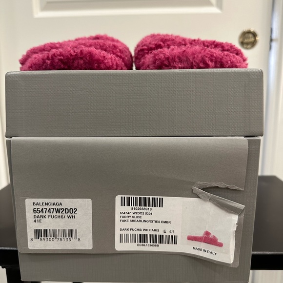 <SOLD> Balenciaga Furry Logo Slides (2022) - Picture 3 of 6